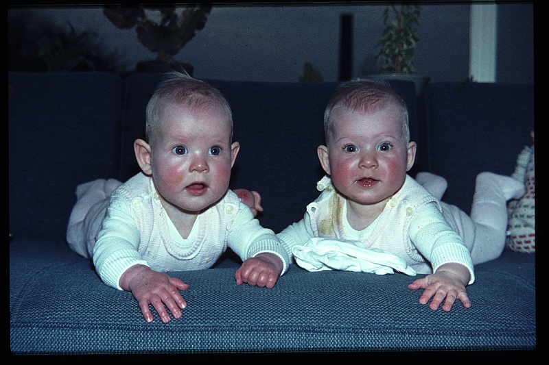 24.Delft feb 1964 Brigitte,Marion.JPG